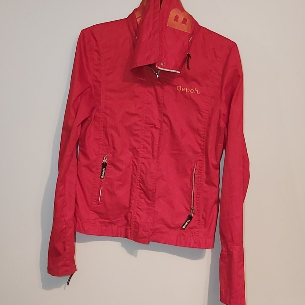 Bench alternative jacket in red